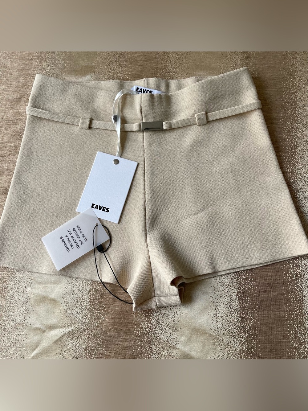 EAVES Viscose Nylon Knit Dress Shorts XS Beige Solid
Belt Flat Front Women